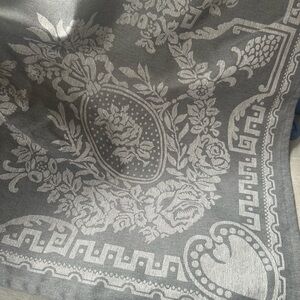 NWOT. Gorgeous French Cotton Tablecloth